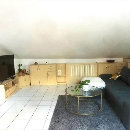Moeblierte 3 Zimmer Apartment - Mit Smart Tv, Wlan Und Kostenfreie Parkplaetze Schloß Holte-Stukenbrock Esterno foto