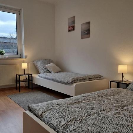 Moeblierte 3 Zimmer Apartment - Mit Smart Tv, Wlan Und Kostenfreie Parkplaetze Schloß Holte-Stukenbrock Esterno foto