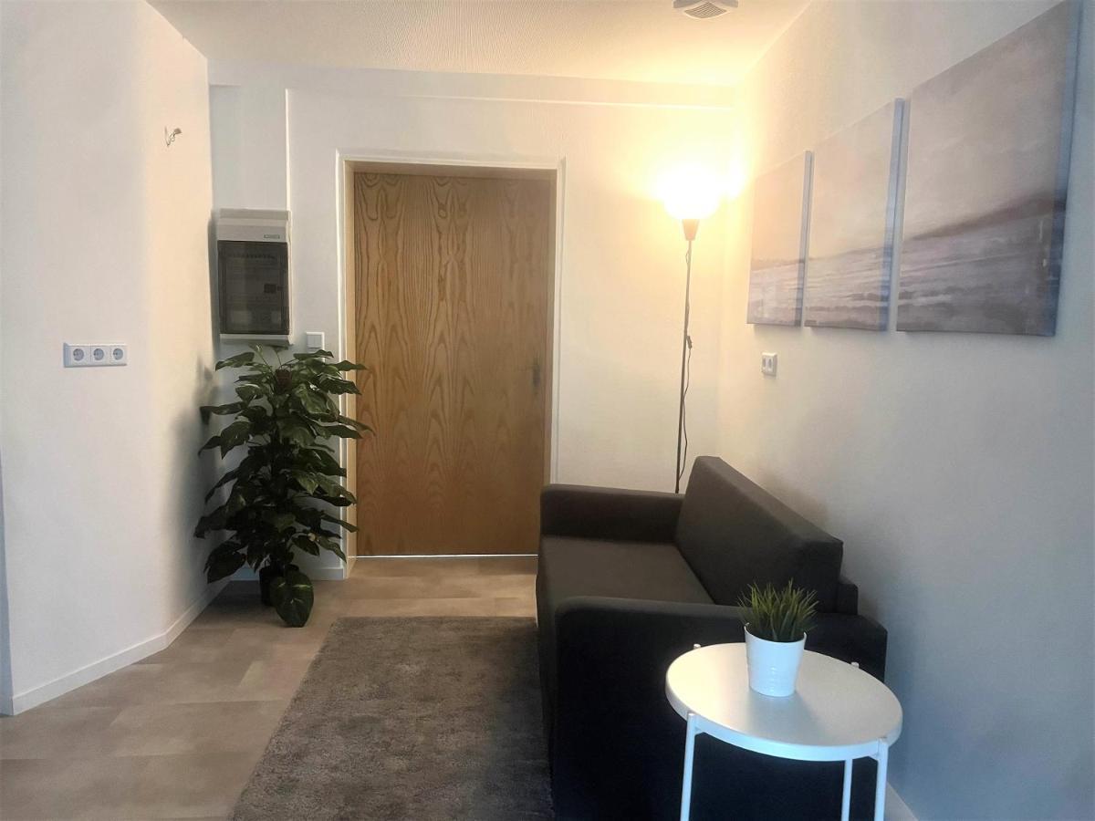 Moeblierte 3 Zimmer Apartment - Mit Smart Tv, Wlan Und Kostenfreie Parkplaetze Schloß Holte-Stukenbrock Esterno foto